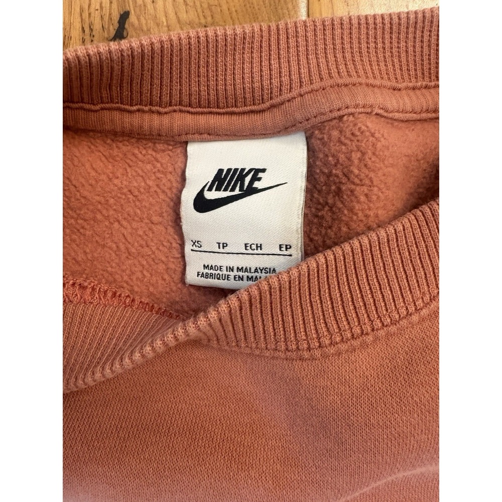 Nike Women's Oversized Crewneck Sweatshirt Mauve XS DQ5733-634 Center Swoosh - Picture 2 of 5